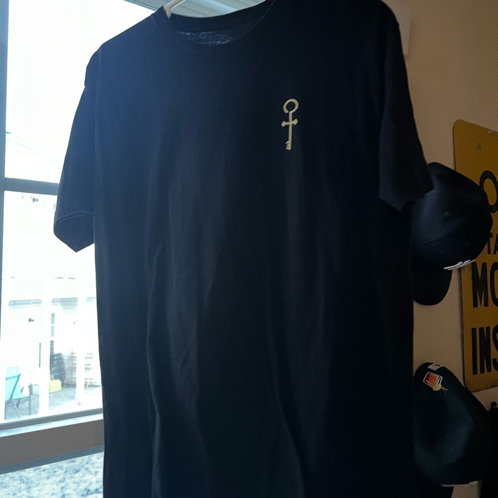 Men’s Graphic Tees